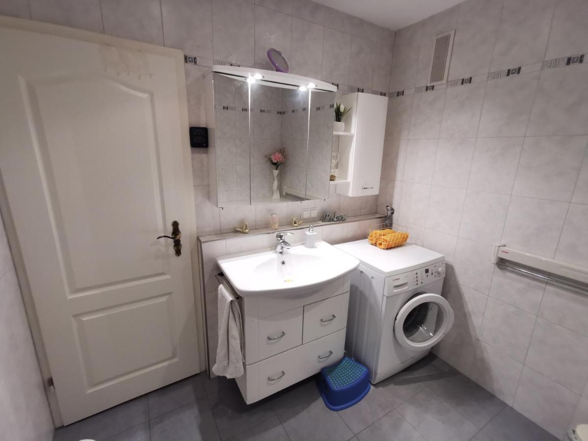 Schoene 3-Zimmer Erdgeschosswohnung Am Bergpark,Unesco,Therme,Train, Wilhelmshoeher Allee 329 Kassel Dış mekan fotoğraf