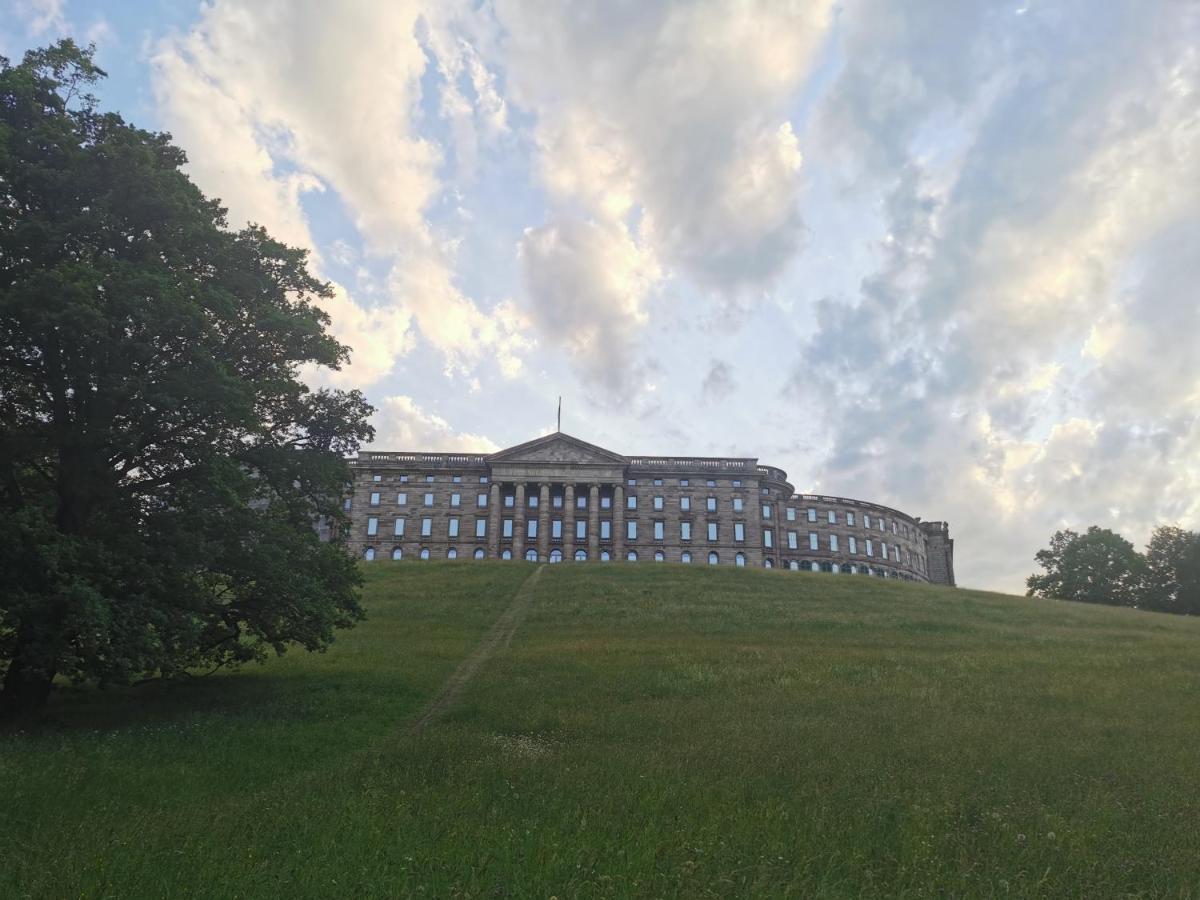 Schoene 3-Zimmer Erdgeschosswohnung Am Bergpark,Unesco,Therme,Train, Wilhelmshoeher Allee 329 Kassel Dış mekan fotoğraf